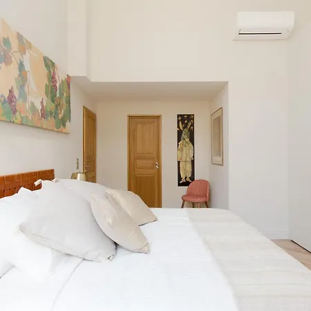 Le Californie Deluxe Apartment